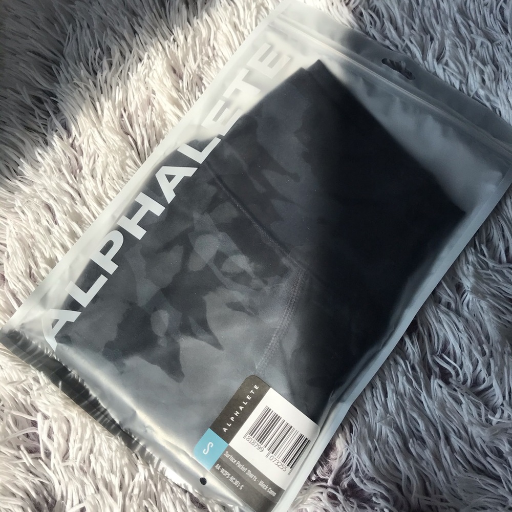 Alphalete Surface Pocket Shorts